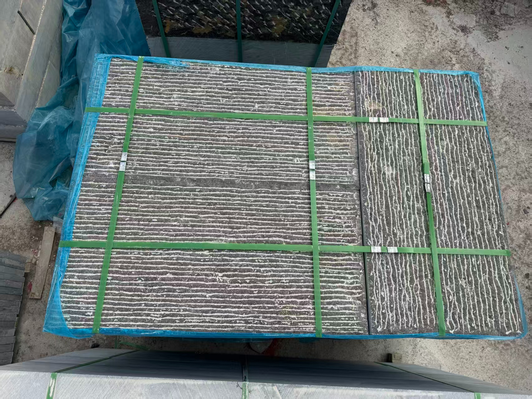 錾道面青石板：传统工艺与现代景观的完美融合